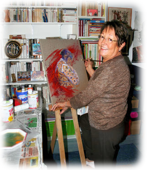 Françoise Mengelle dans son atelier de peinture